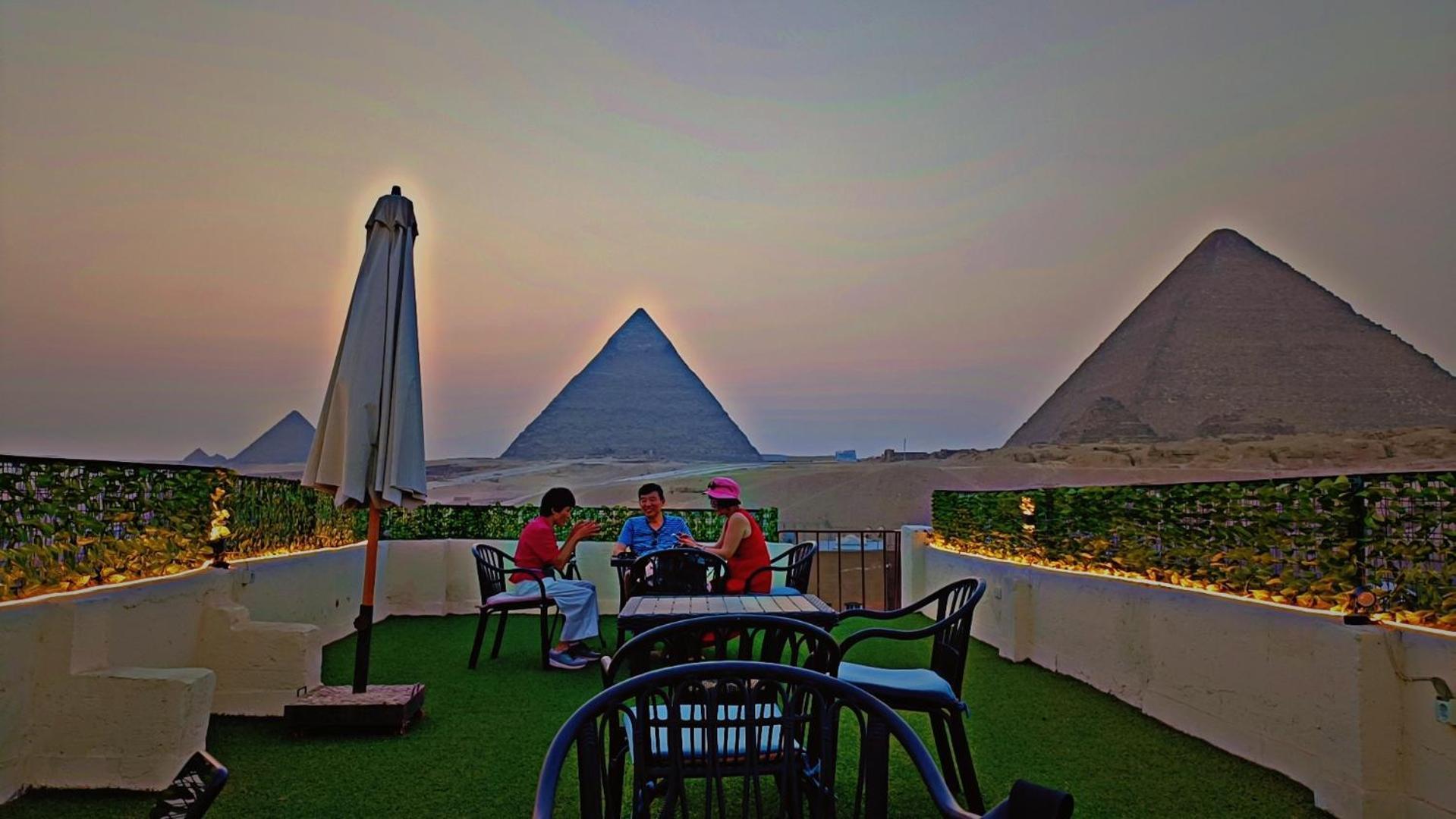 Solima Pyramids View Kafrat al Jabal Bagian luar foto
