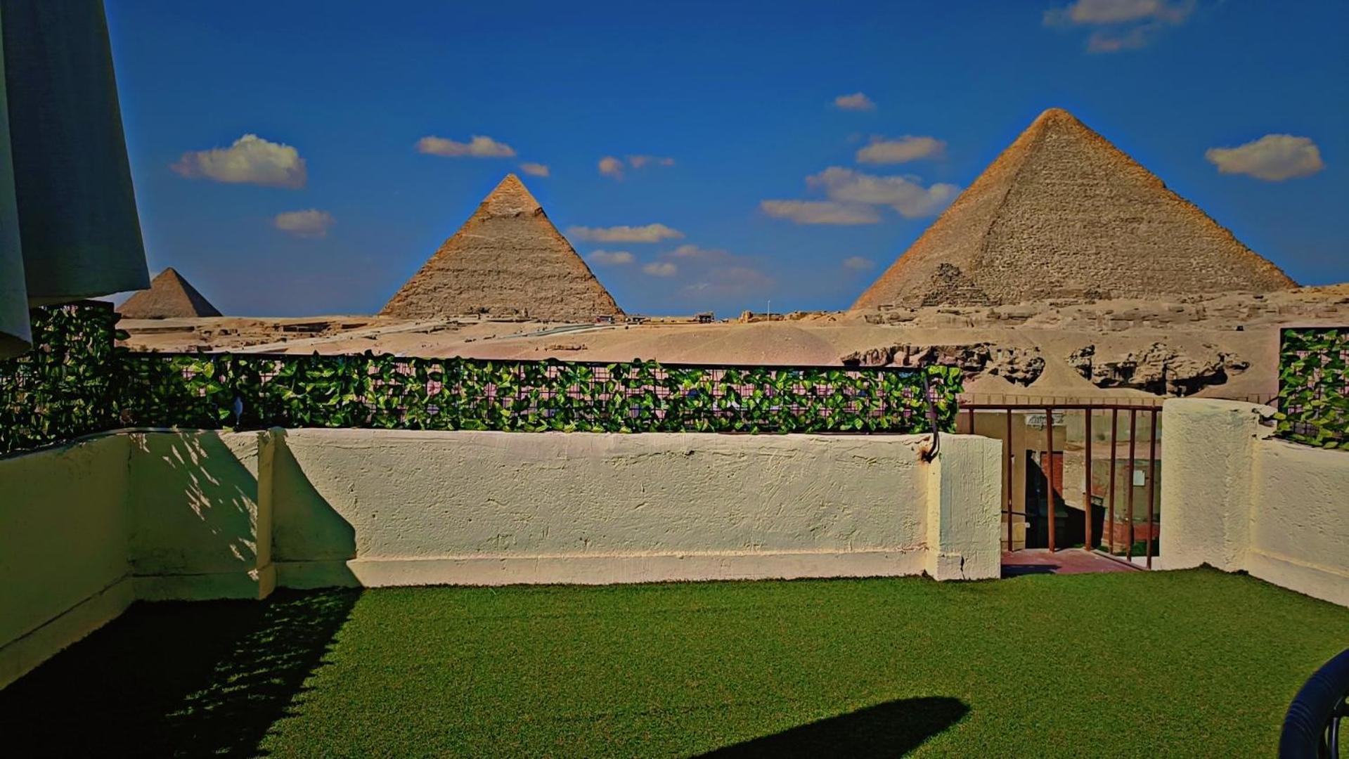 Solima Pyramids View Kafrat al Jabal Bagian luar foto