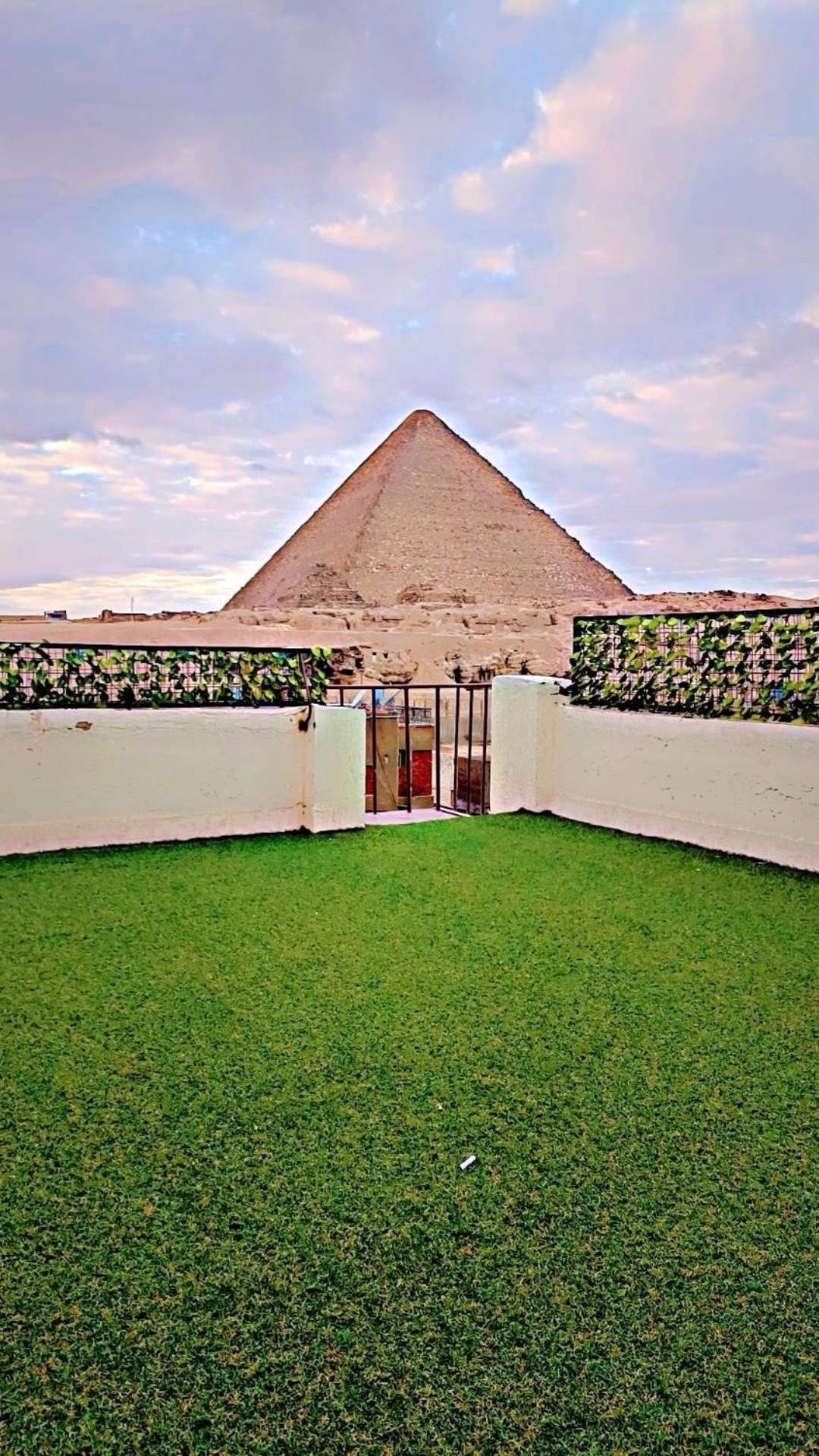 Solima Pyramids View Kafrat al Jabal Bagian luar foto